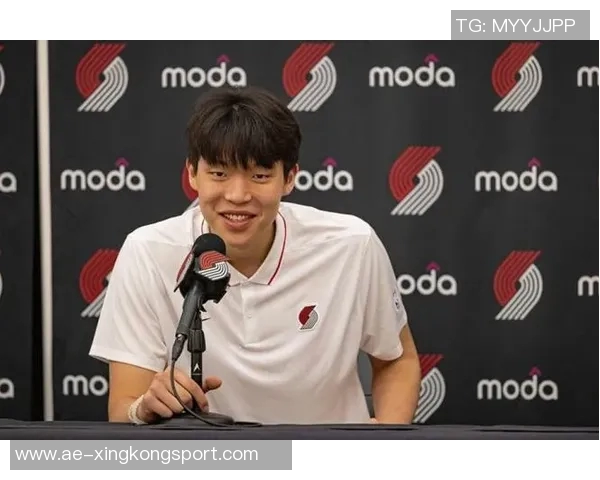 杨瀚森以丑香打法震慑老詹用塑料英语调侃湖蜜引发热议