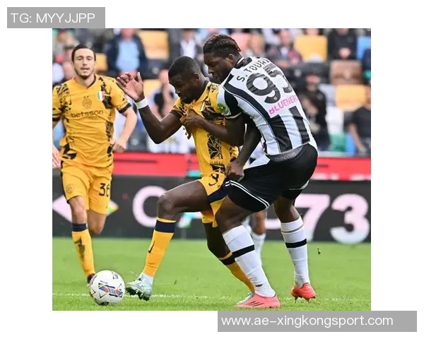 国米战胜热那亚首次独占意甲榜首位置展现强劲实力 国米战胜热那亚首次独占意甲榜首位置展现强劲实力