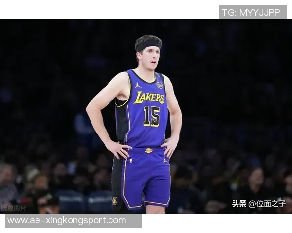 小里弗斯称赞保罗好胜精神强烈甚至有些凶狠的竞争态度 小里弗斯称赞保罗好胜精神强烈甚至有些凶狠的竞争态度